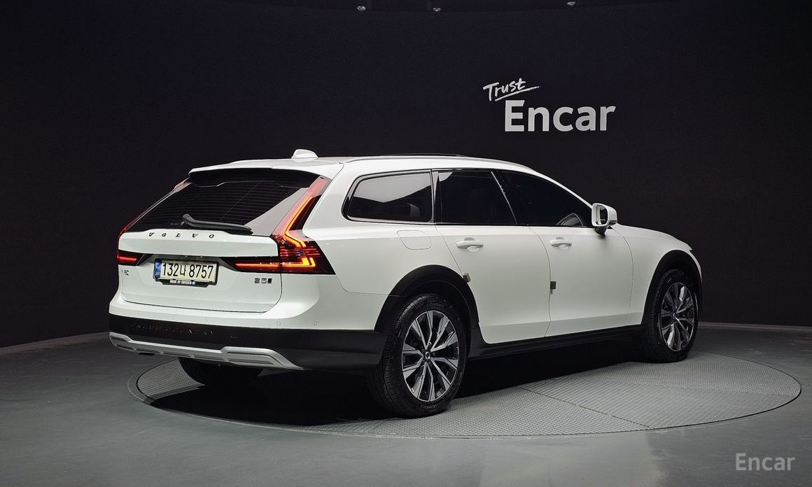 V90 Cross-Country B5 Pro AWD 3