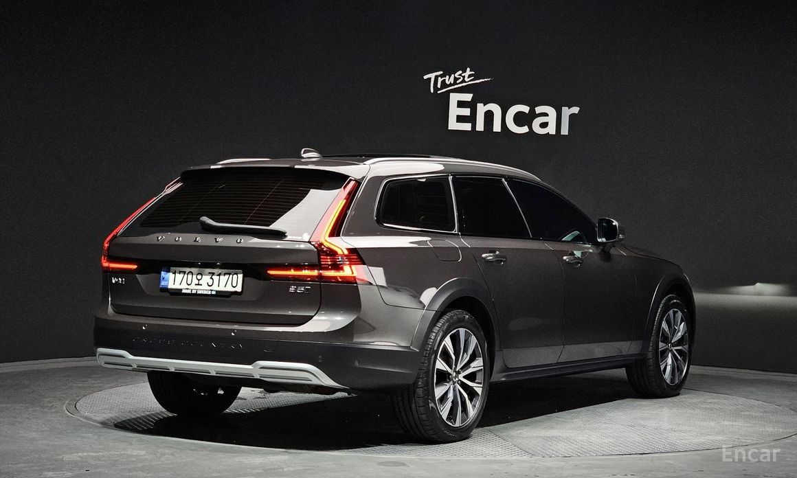 Volvo V90 Cross-Country B5 Pro AWD №3
