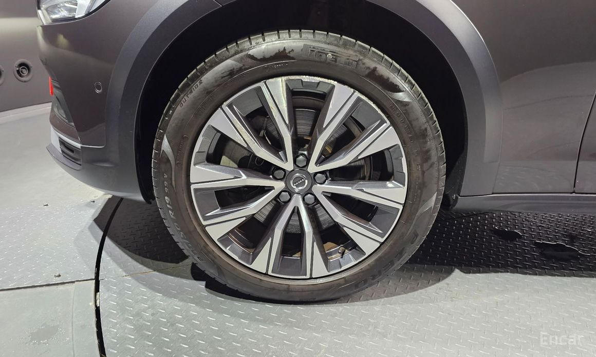 Volvo V90 Cross-Country B5 Pro AWD №6