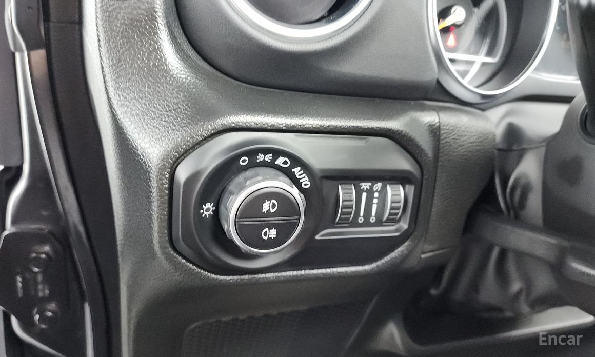 Jeep Wrangler (JL)2.0 Overland Power Top 4 Door №15