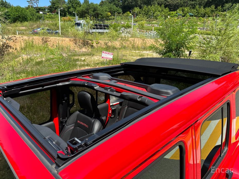 Wrangler (JL)2.0 Rubicon Power Top 4 Door China Manufacturer 19