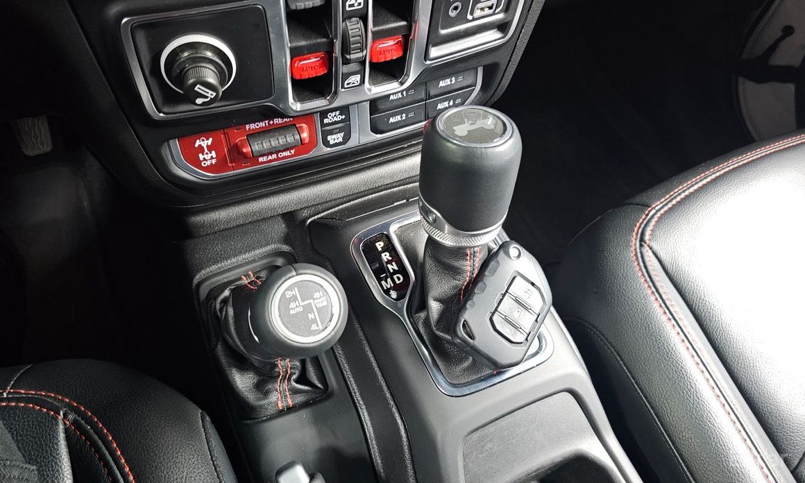 Wrangler (JL)2.0 Rubicon Power Top 4 Door China Manufacturer 10