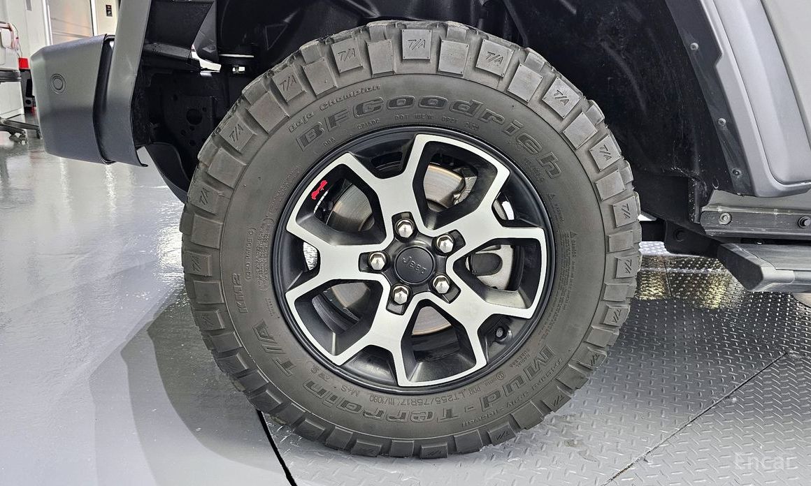 Wrangler (JL)2.0 Rubicon Power Top 4 Door China Manufacturer 6