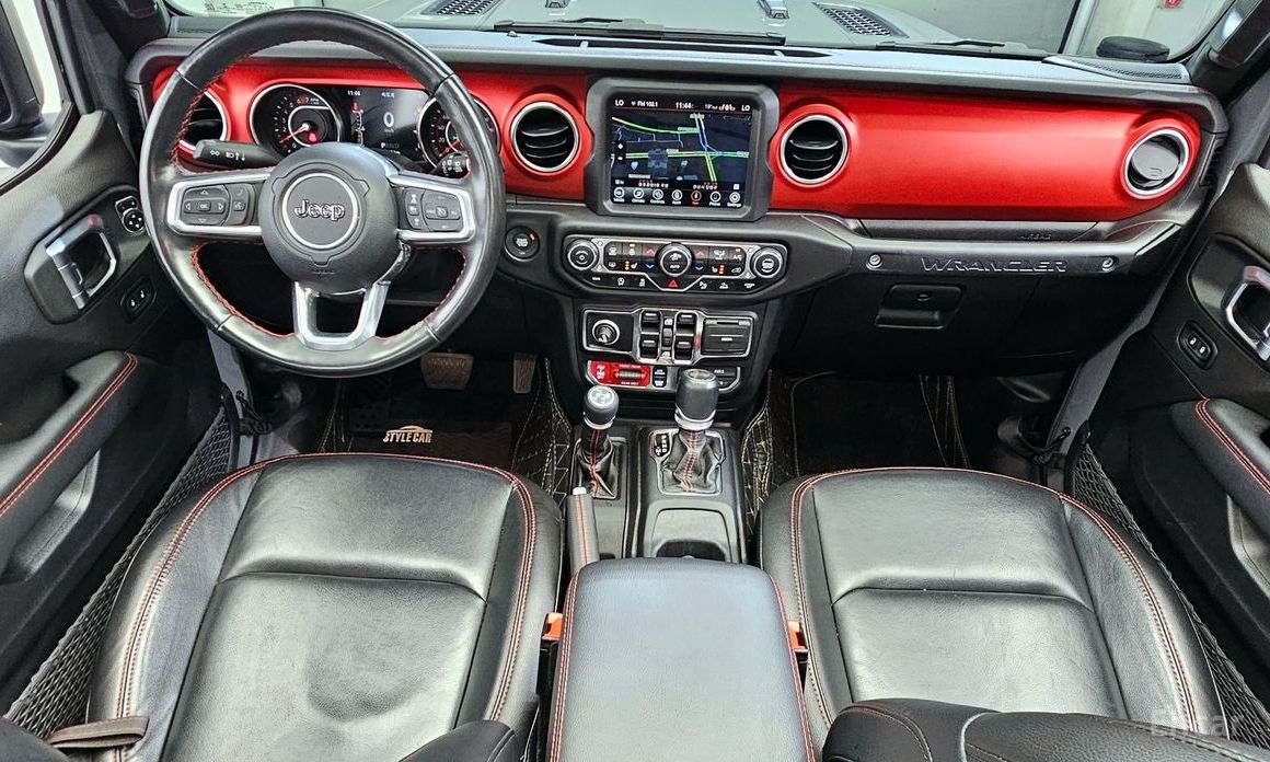 Wrangler (JL)2.0 Rubicon Power Top 4 Door China Manufacturer 8
