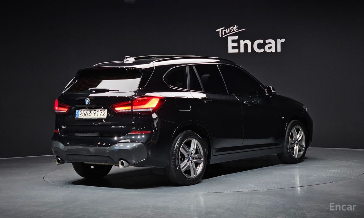 X1 (F48)xDrive 20i M Sport 3