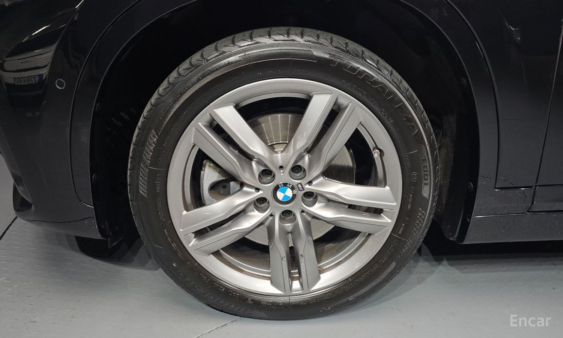 X1 (F48)xDrive 20i M Sport 6