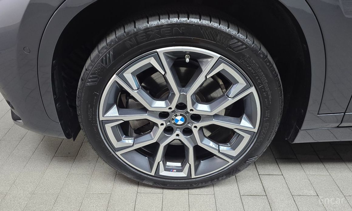 X1 (F48)xDrive 20i M Sport 6