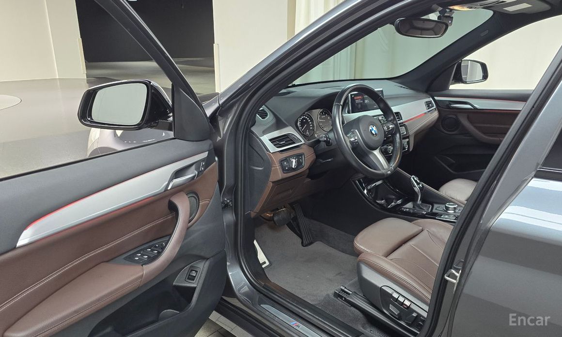 X1 (F48)xDrive 20i M Sport 11