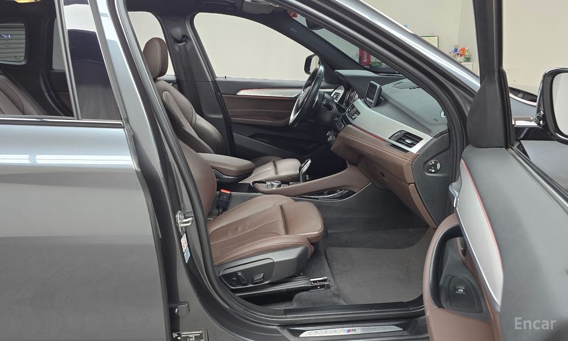 X1 (F48)xDrive 20i M Sport 12
