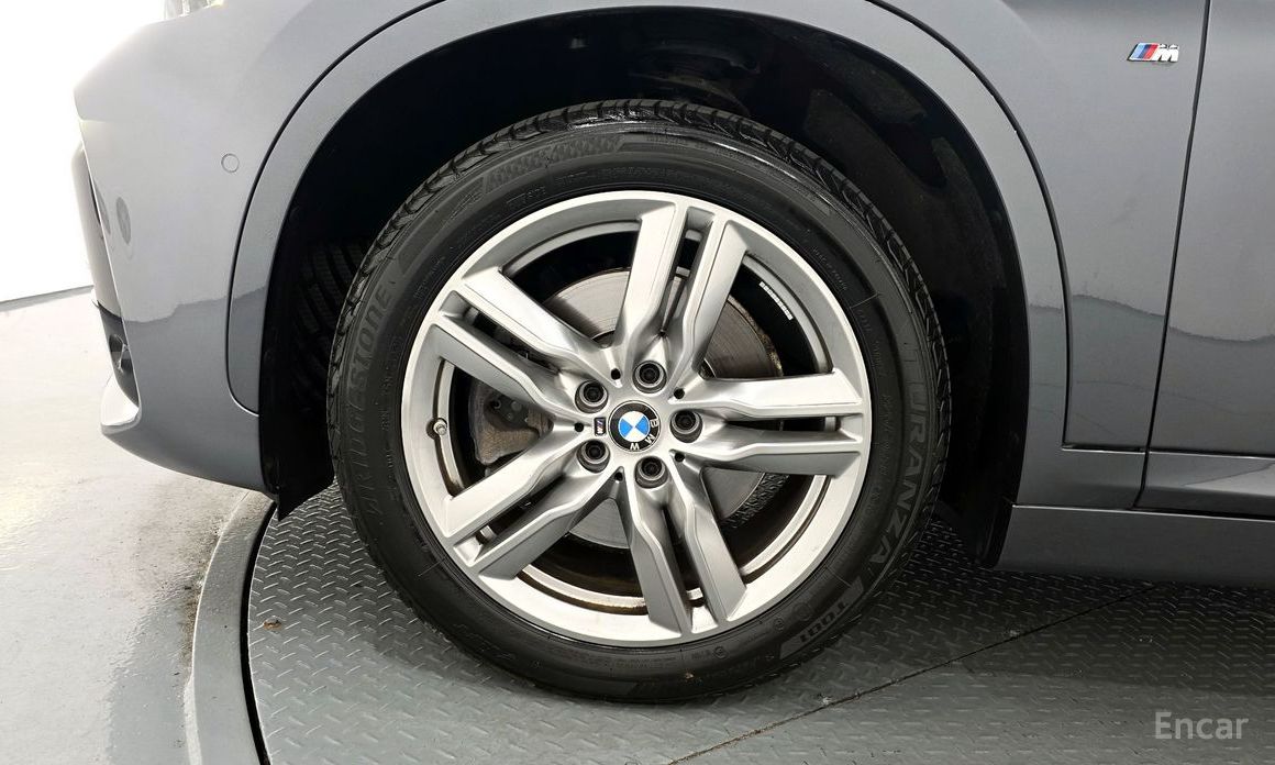 X1 (F48)xDrive 20i M Sport 6