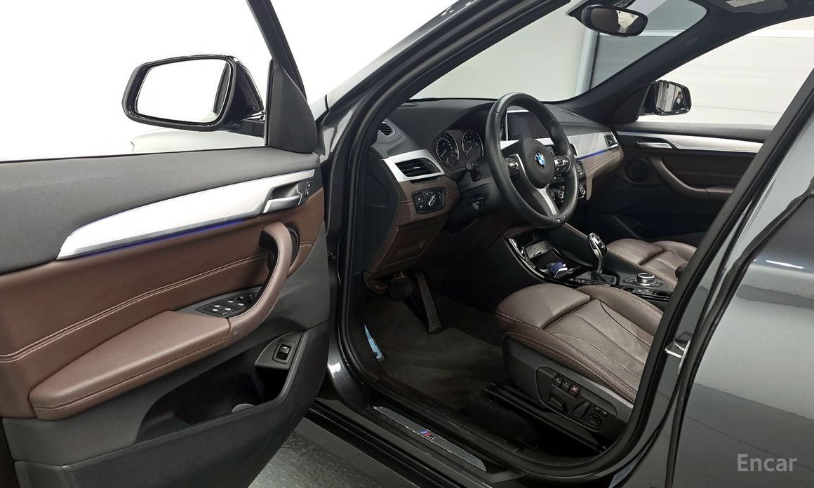 X1 (F48)xDrive 20i M Sport 11