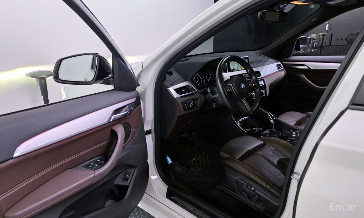 X1 (F48)xDrive 20i M Sport 11
