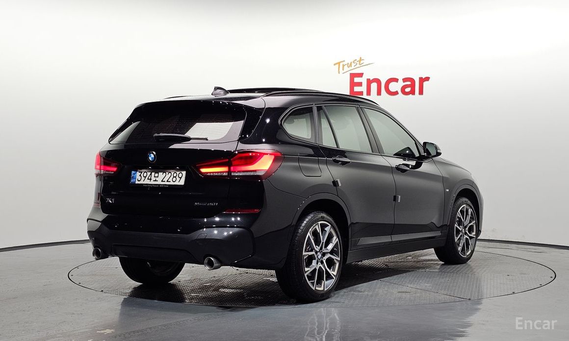 X1 (F48)xDrive 20i M Sport 3