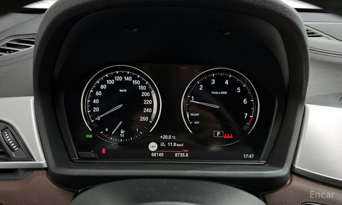 X1 (F48)xDrive 20i M Sport 9