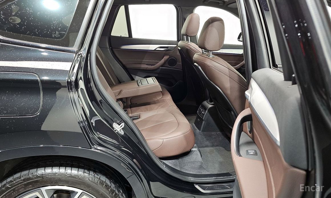 X1 (F48)xDrive 20i M Sport 13