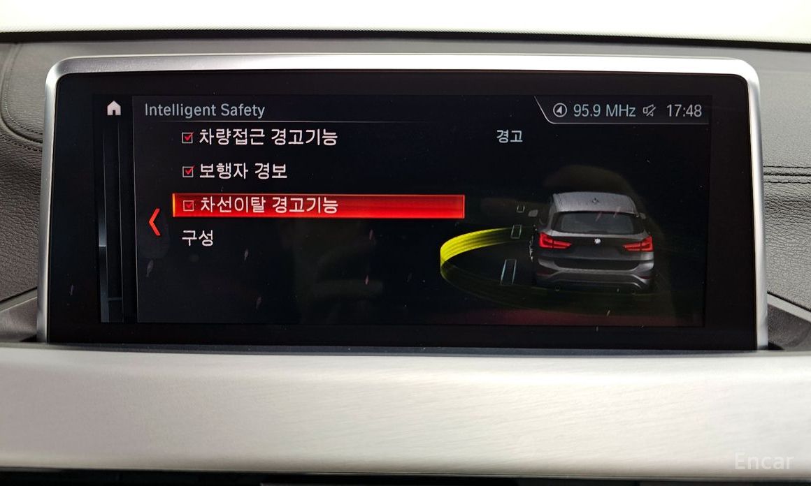 X1 (F48)xDrive 20i M Sport 17
