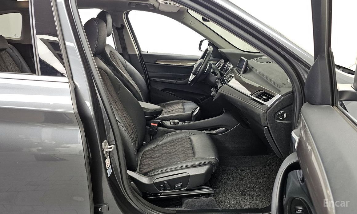 X1 (F48)xDrive 20i xLine 12