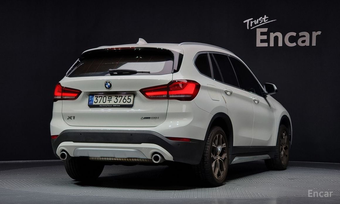 X1 (F48)xDrive 20i xLine 3