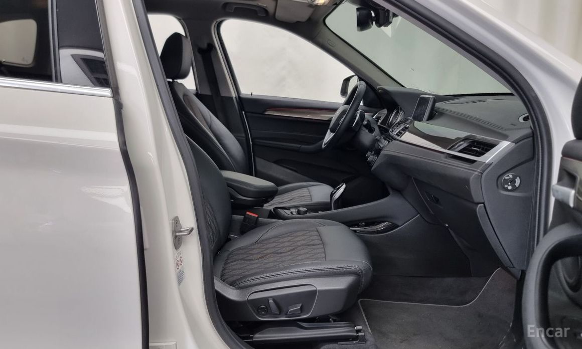 X1 (F48)xDrive 20i xLine 12