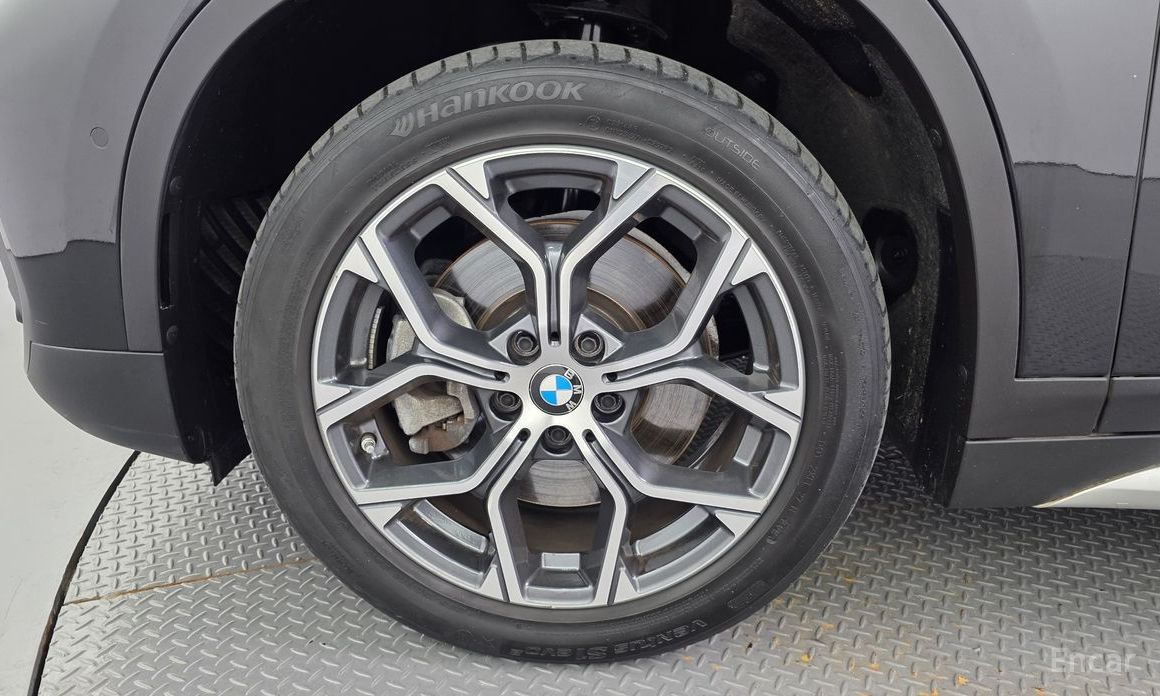 X1 (F48)xDrive 20i xLine 6