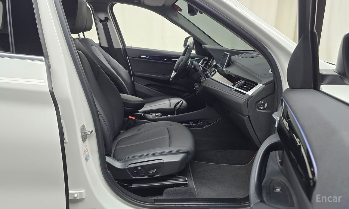 BMW X1 (F48)xDrive 20i xLine №11