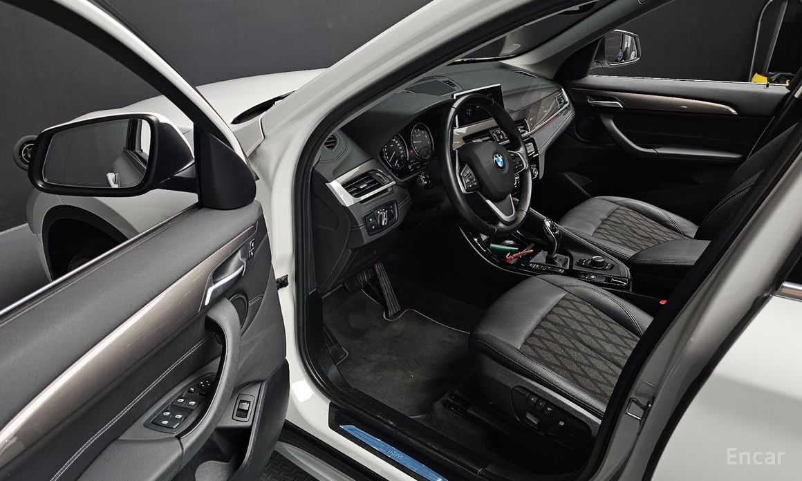 X1 (F48)xDrive 20i xLine 12