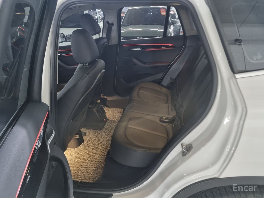 X1 (F48)xDrive 20i xLine 11