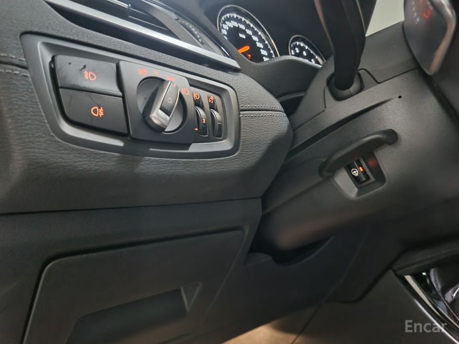 X1 (F48)xDrive 20i xLine 14