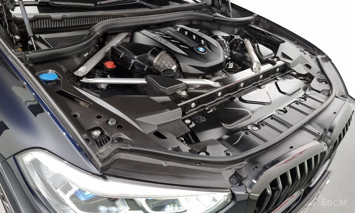 X5 (G05)M50i 7