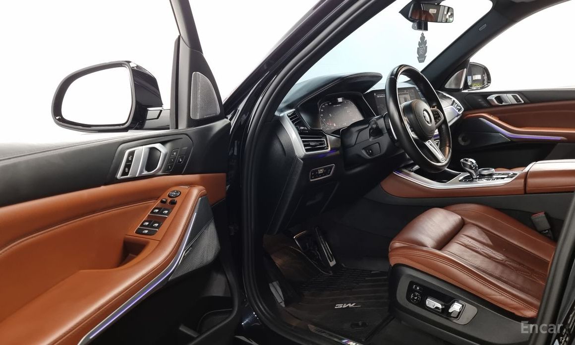 X5 (G05)M50i 11