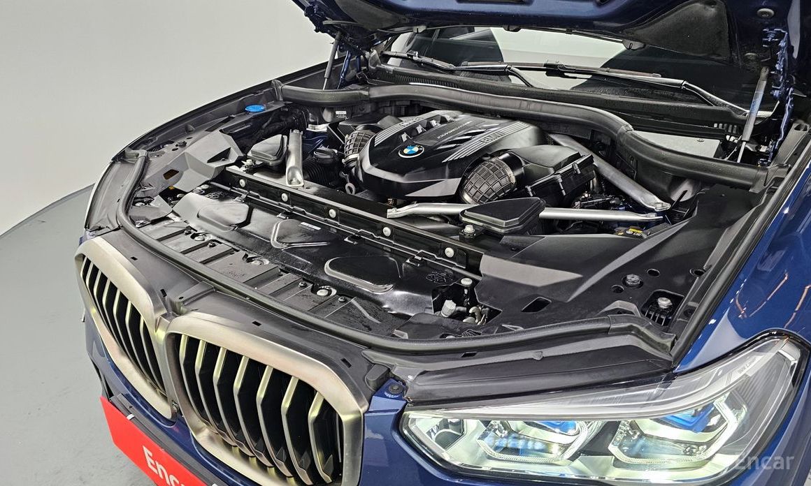 X5 (G05)M50i 7
