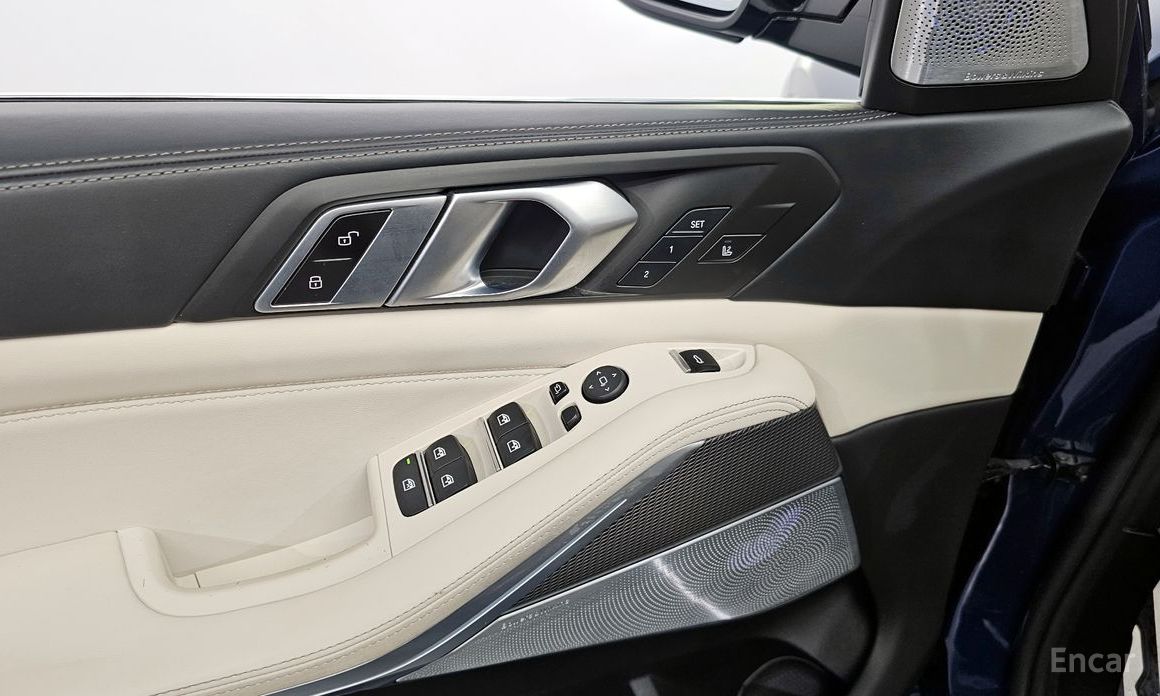 X5 (G05)M50i 15