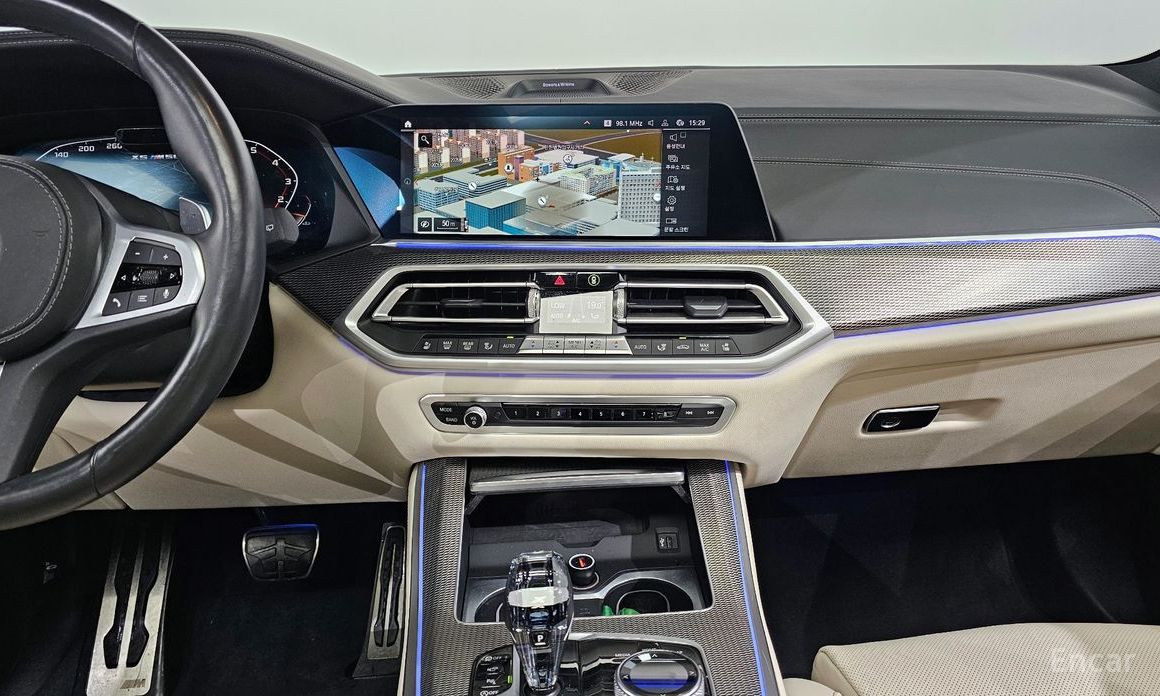 X5 (G05)M50i 19