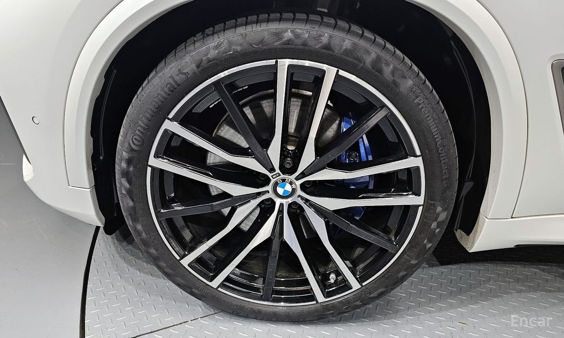 X5 (G05)M50i 6