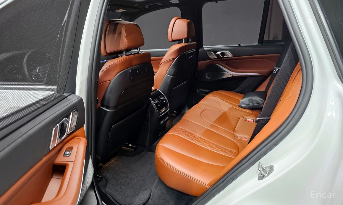 X5 (G05)M50i 13