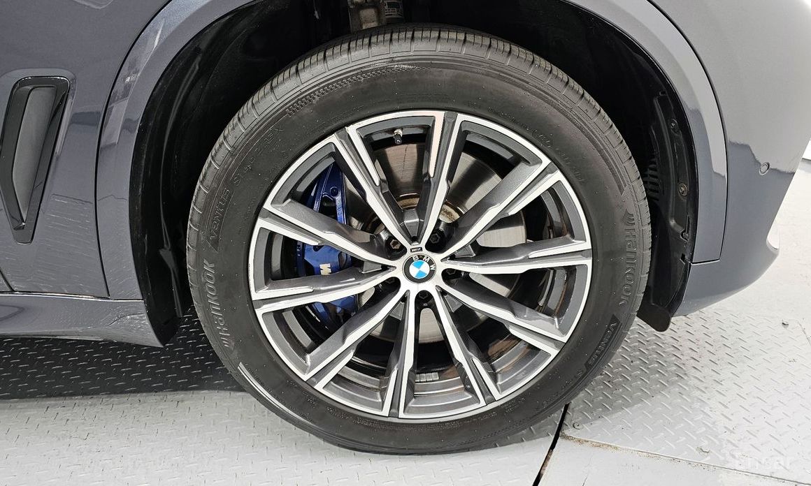 X5 (G05)xDrive 30d M Sport 6