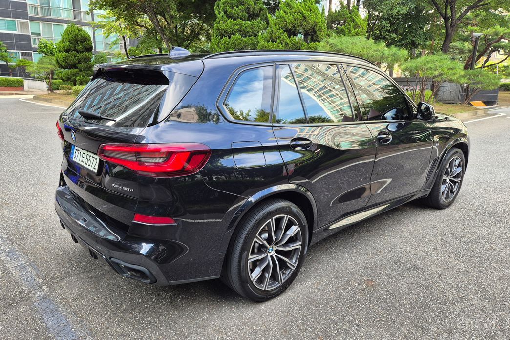 X5 (G05)xDrive 30d M Sport 4