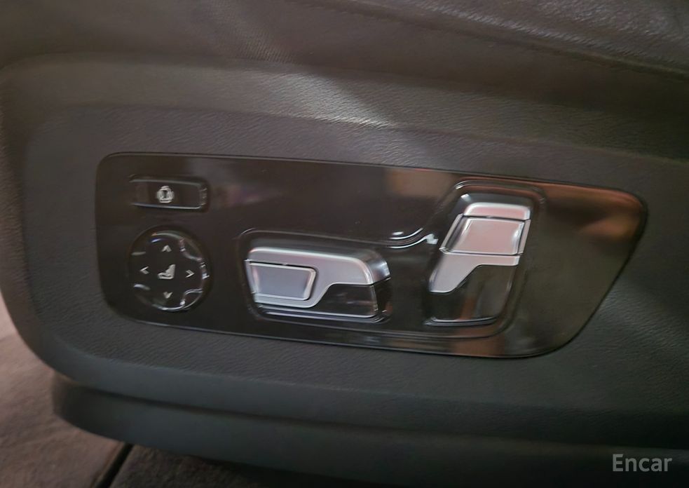X5 (G05)xDrive 30d M Sport 8
