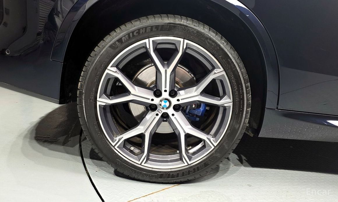 X5 (G05)xDrive 40i M Sport 6