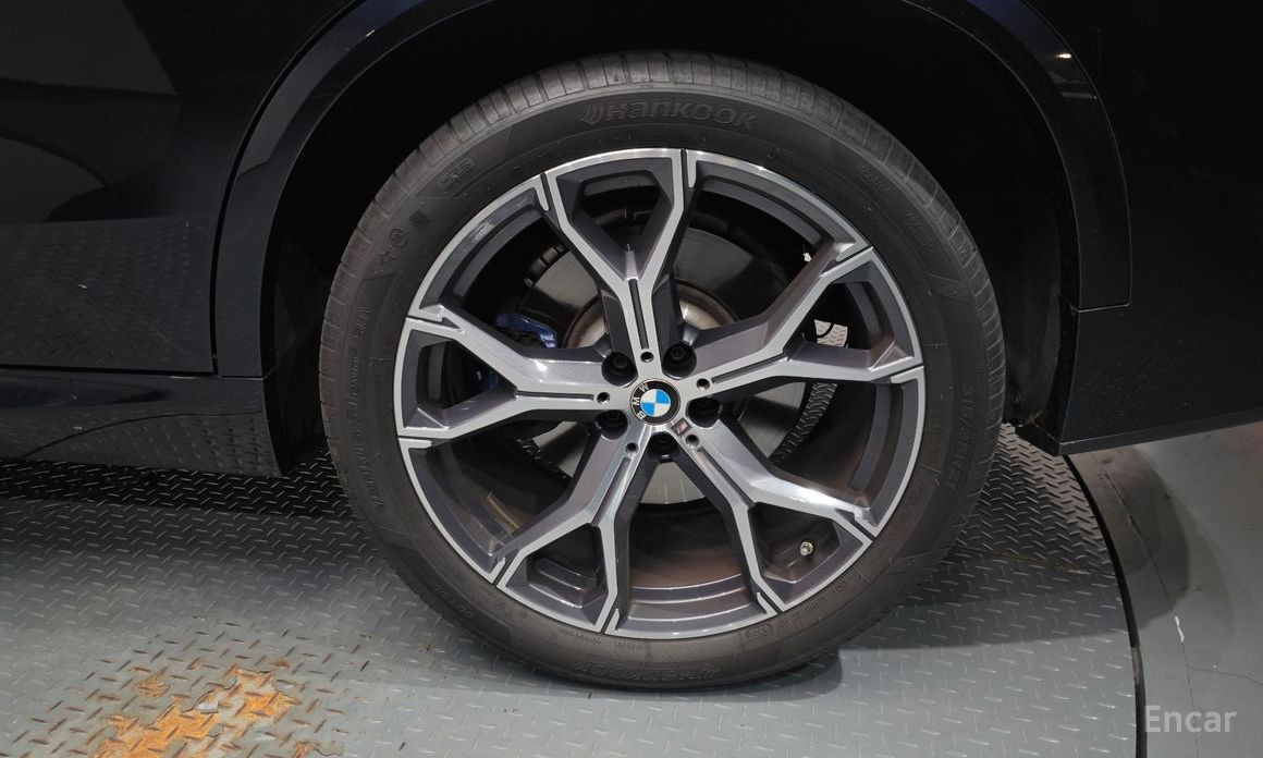 X5 (G05)xDrive 40i M Sport 5