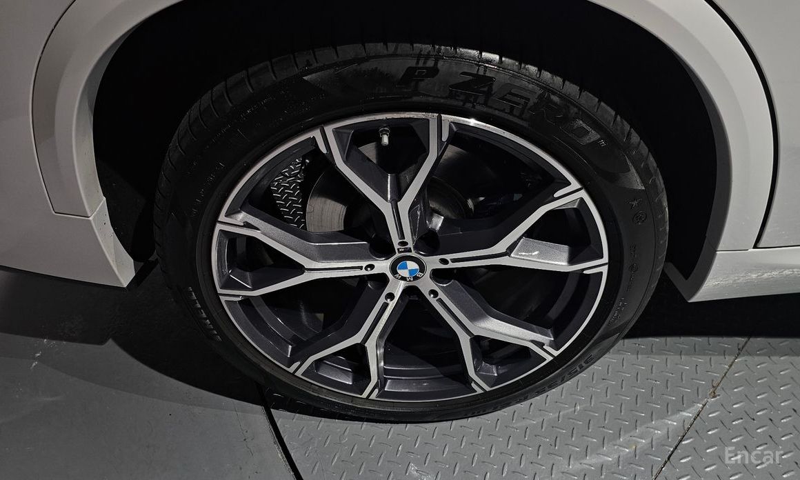 X5 (G05)xDrive 40i M Sport 6
