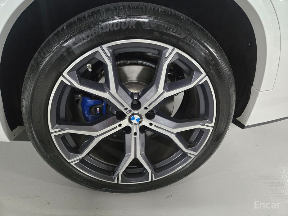 X5 (G05)xDrive 40i M Sport 10