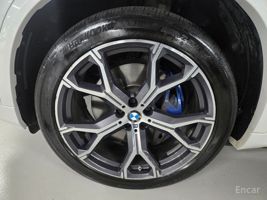 X5 (G05)xDrive 40i M Sport 11