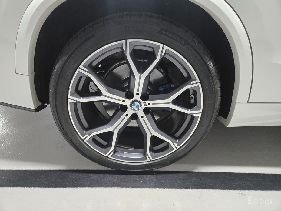 X5 (G05)xDrive 40i M Sport 12