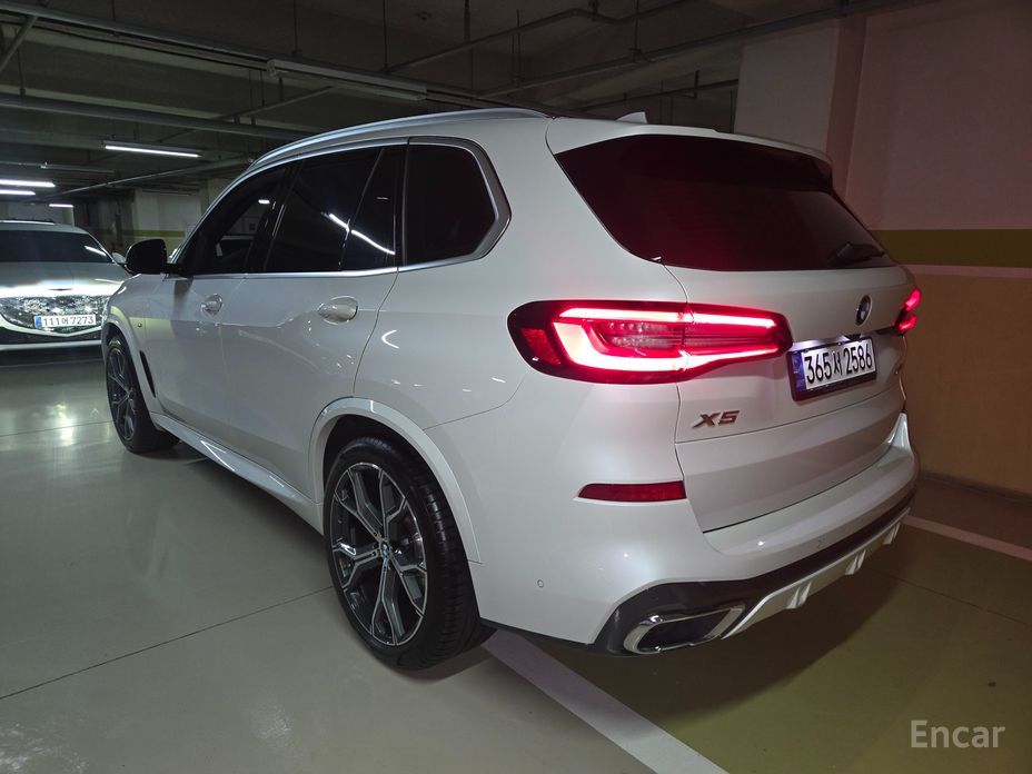 X5 (G05)xDrive 40i M Sport 5