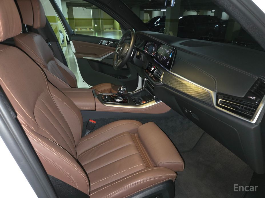 X5 (G05)xDrive 40i M Sport 12