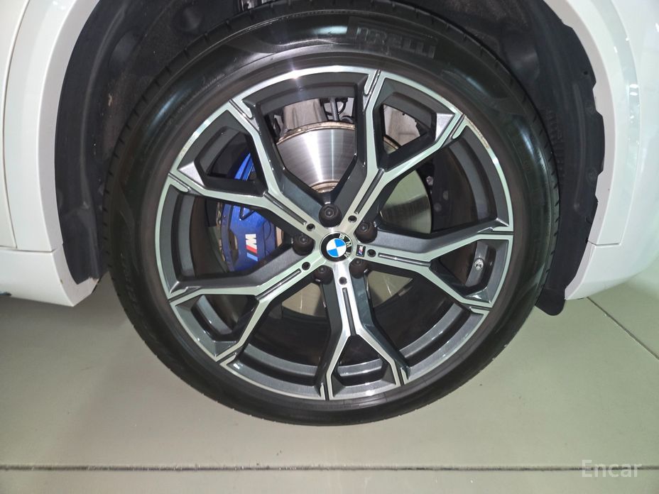X5 (G05)xDrive 40i M Sport 14