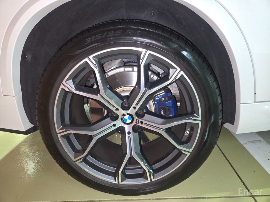 X5 (G05)xDrive 40i M Sport 15
