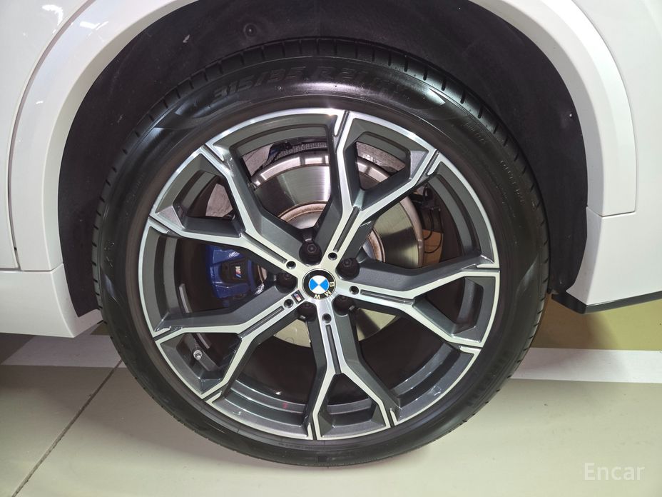 X5 (G05)xDrive 40i M Sport 16