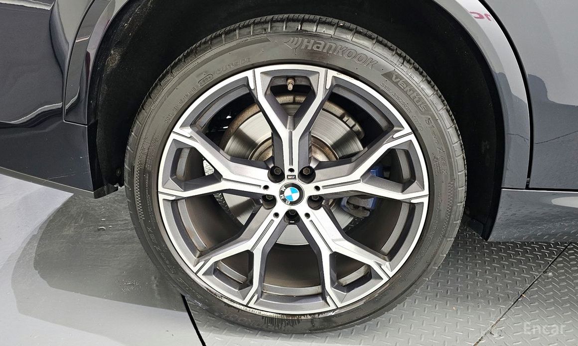 X5 (G05)xDrive 40i M Sport 6